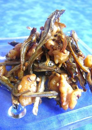 A picture of Candied Dried Young Anchovies with Lots of Walnuts.