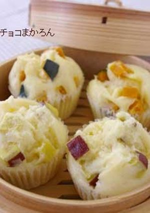 A picture of Steamed Bread with Chestnuts, Sweet Potatoes, and Kabocha Squash.