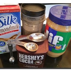 A picture of ALMOND Joyful Smoothie.