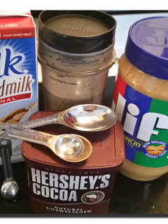 A picture of ALMOND Joyful Smoothie.