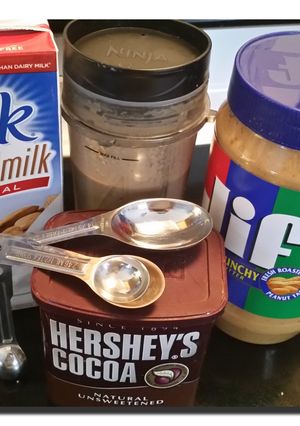 A picture of ALMOND Joyful Smoothie.