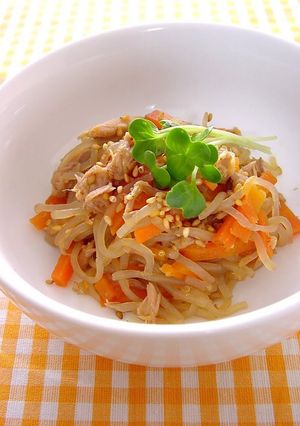 A picture of Kinpira with Konnyaku Noodles and Tuna.