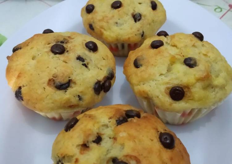 Resep Banana muffin chocochips 😜, Bisa Manjain Lidah