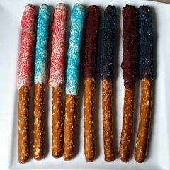 A picture of July 4th inspired Pretzel Rods.