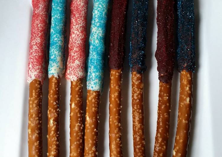 July 4th inspired Pretzel Rods