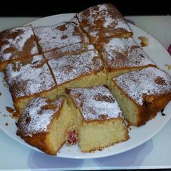 A picture of Nabi's Vanilla and Cherry Cake.