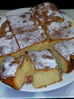 A picture of Nabi's Vanilla and Cherry Cake.