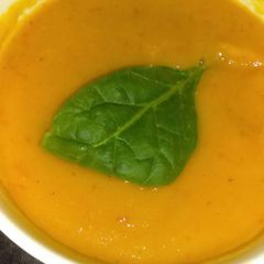 A picture of Sweet potato, tomato & pepper soup.