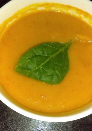 A picture of Sweet potato, tomato & pepper soup.