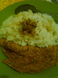 Foto resep Nasi uduk telor dadar