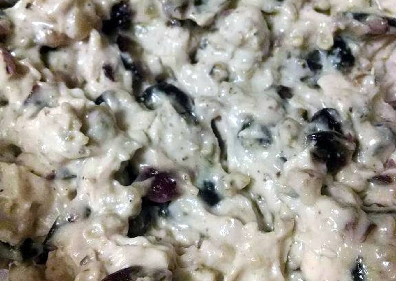 Sandwich with chicken salad with cornel and walnuts