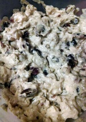 A picture of Cranberry walnut chicken salad sandwich.