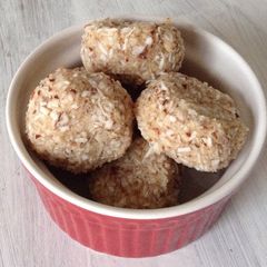 A picture of Simple Gluten-Free Vanilla Macaroon.