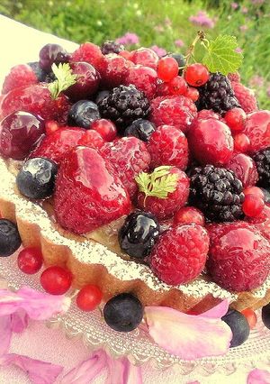 A picture of Berry Tart.