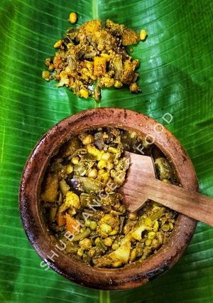 व्हेज पोपटी (veg popati recipe in marathi) रेसिपी चे मुख्य फोटो