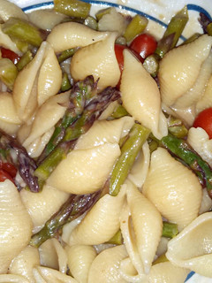 A picture of peanut Sauce pasta delight.
