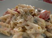 Una foto de tomates cherry salmon pasta