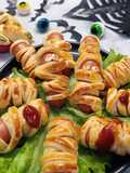 🎃 TASTY Halloween Ideas! Puff Pastry Sausage Mummies & Creepy Fingers 👻