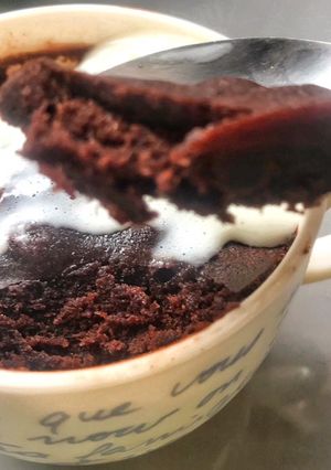 Una foto de Brownie mug cake
