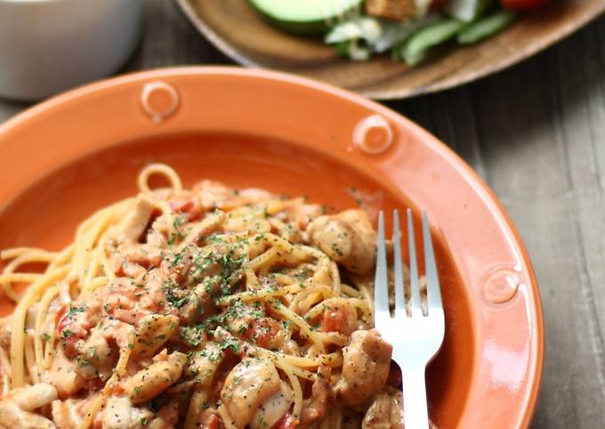 Simple Way to Prepare Ultimate Chicken Tomato Cream Pasta