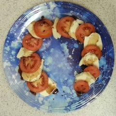 A picture of Easy Caprese Salad.