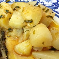 A picture of Potatoes In Beer & Whiskey Sauce.