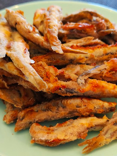 Una foto de Boquerones fritos en freidora de aire sin casi aceite