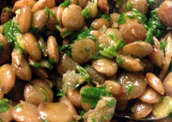 Lentils, spinach and herb salad