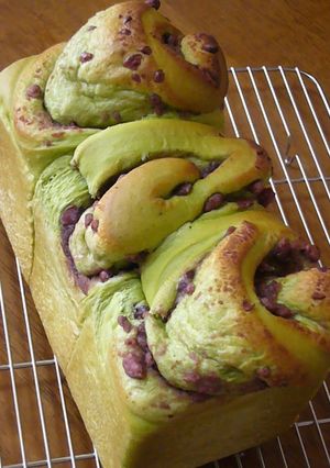 A picture of Ogura (Japanese Adzuki Bean Paste) and Green Tea Bread.