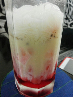 A picture of Strawberry Vermicelli Drink.