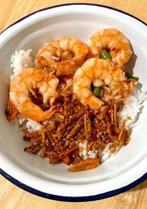 รูปของ กุ้งผัดพริกขี้หนูราดข้าว