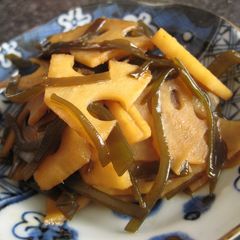 A picture of Tsukudani with Lotus Root Leftover Dashi Kombu [Macrobiotic].