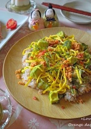 A picture of Yukari-Seasoned Easy Chirashi Sushi with Salmon Flakes.