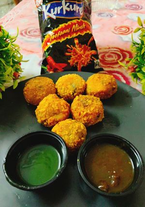 A picture of Kurkure chutney bombs.