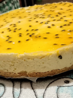 Una foto de Cheesecake de maracuyá
