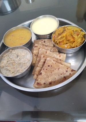 A picture of Lunch plate.