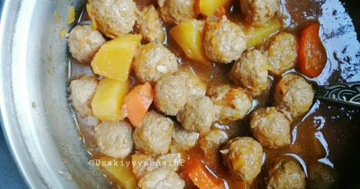 Resep Bistik Kuah Bola Bola Daging Oleh Dzakiyyah Asih P Cookpad