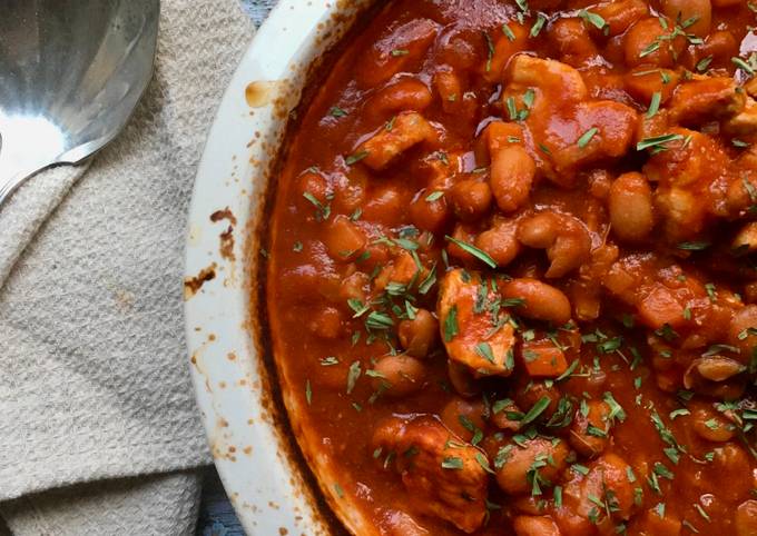 Pork loin and borlotti beans casserole