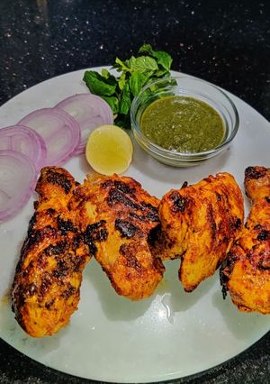 A picture of Chicken Tandoori without oven.