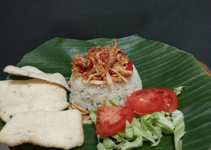 5 Resep Nasi Liwet Lezat yang Patut Dicoba Nasi Liwet Ayam Suwir foto resep utama