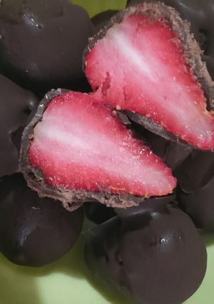 Una foto de Frutillas bañadas en chocolate