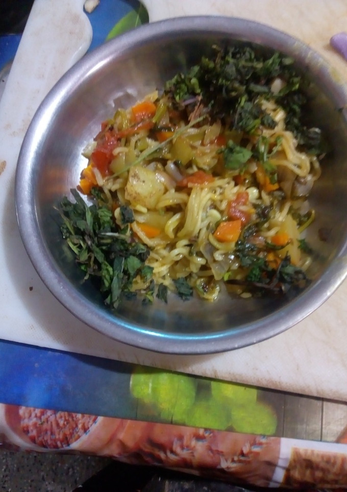 ஷ்பெசல் மேஹி நூடுல்ஸ் செய்முறை முக்கிய புகைப்படம்