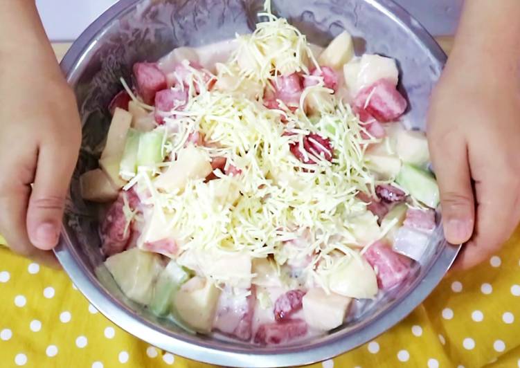 Salad Buah Saus Yogurt