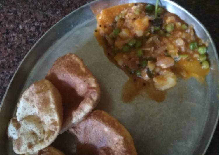 Recipe of Any-night-of-the-week Poori with potato peas gravy