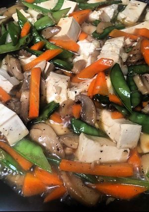 A picture of Tofu & Mushroom Chop Suey.