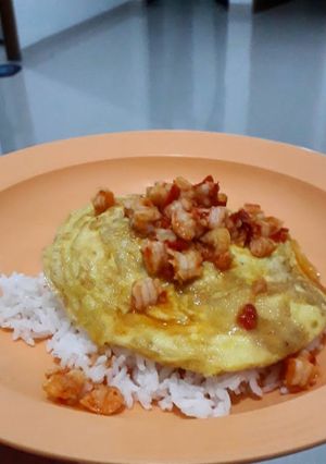 Foto resep Egg with spicy shrimp topping (Thai style)