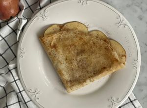 Una foto de Crepas de avena con manzana y canela