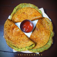 A picture of Amaranth and Jowar Pancakes (Dhirde).