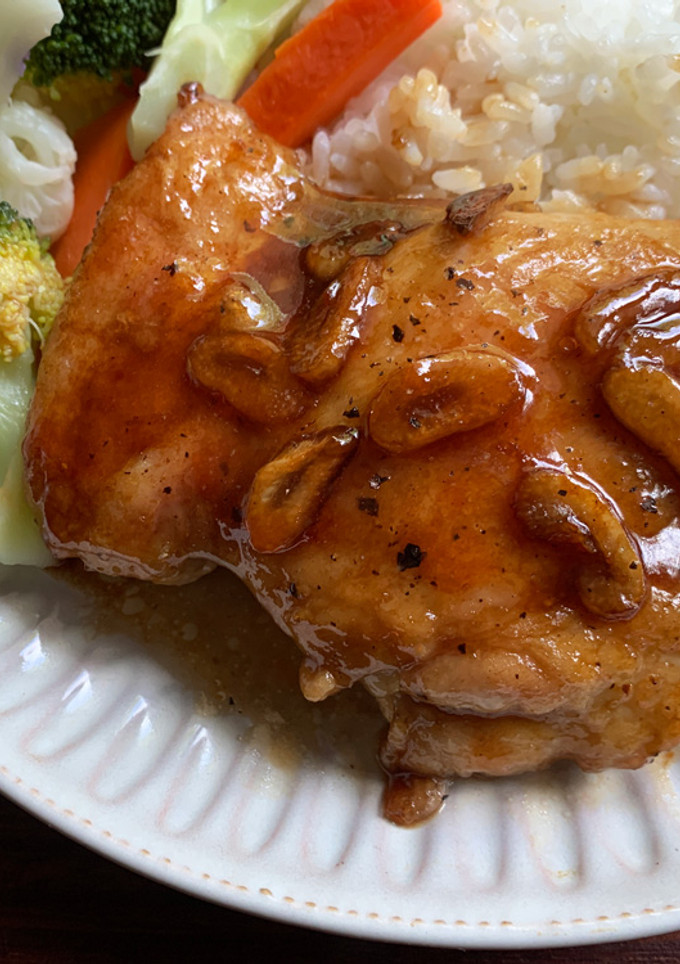 A picture of Garlic Butter Soy Sauce Chicken.