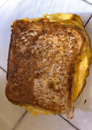 Una foto de Huevo al pan tostado